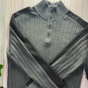 Calvin Klein Mens V Neck zip down sweater